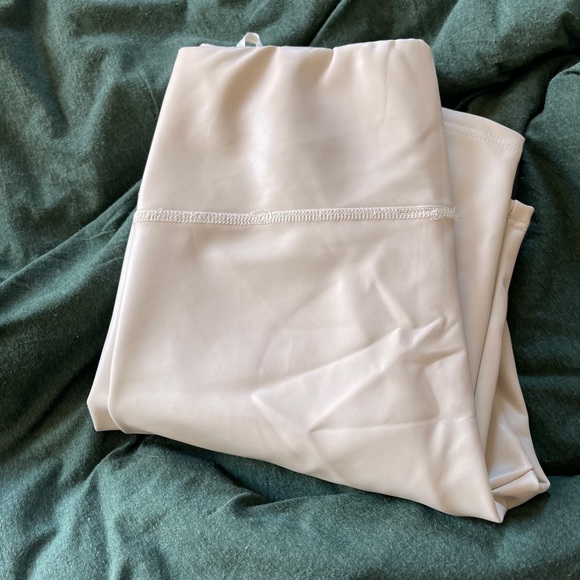 Simon’s Light Beige Faux Leather Sz L - Picture 4 of 7